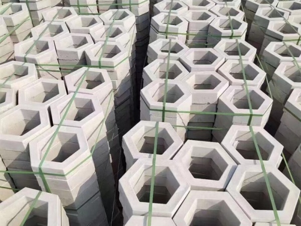 預(yù)制空心角塊