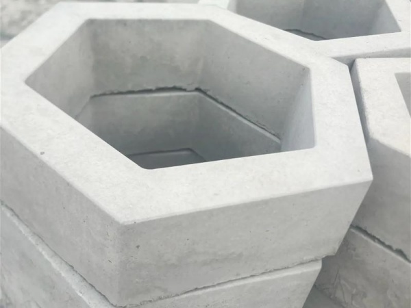 預(yù)制空心角塊