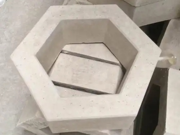 預(yù)制空心角塊