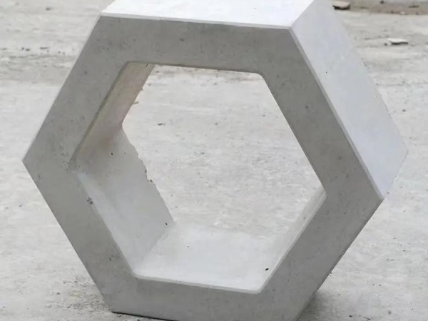 預(yù)制空心角塊