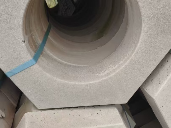 預(yù)制空心角塊