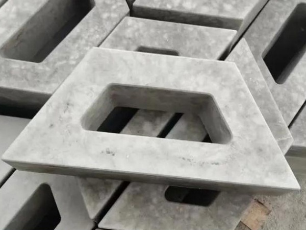 預(yù)制空心角塊