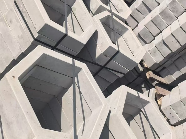 預(yù)制空心角塊