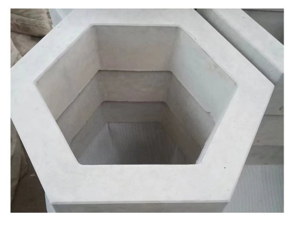 預(yù)制空心角塊