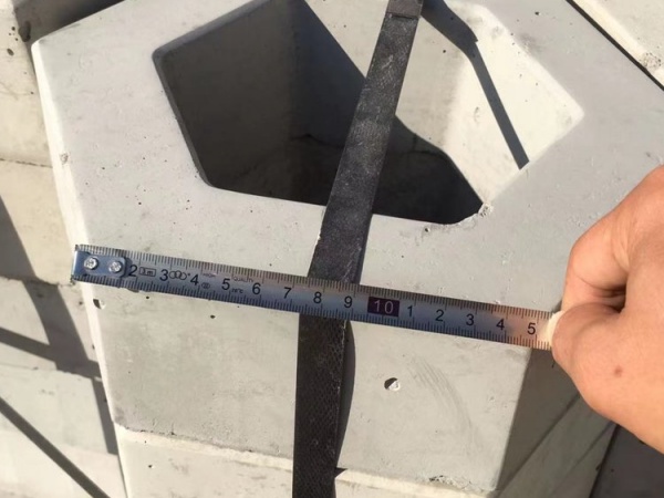 預(yù)制空心角塊